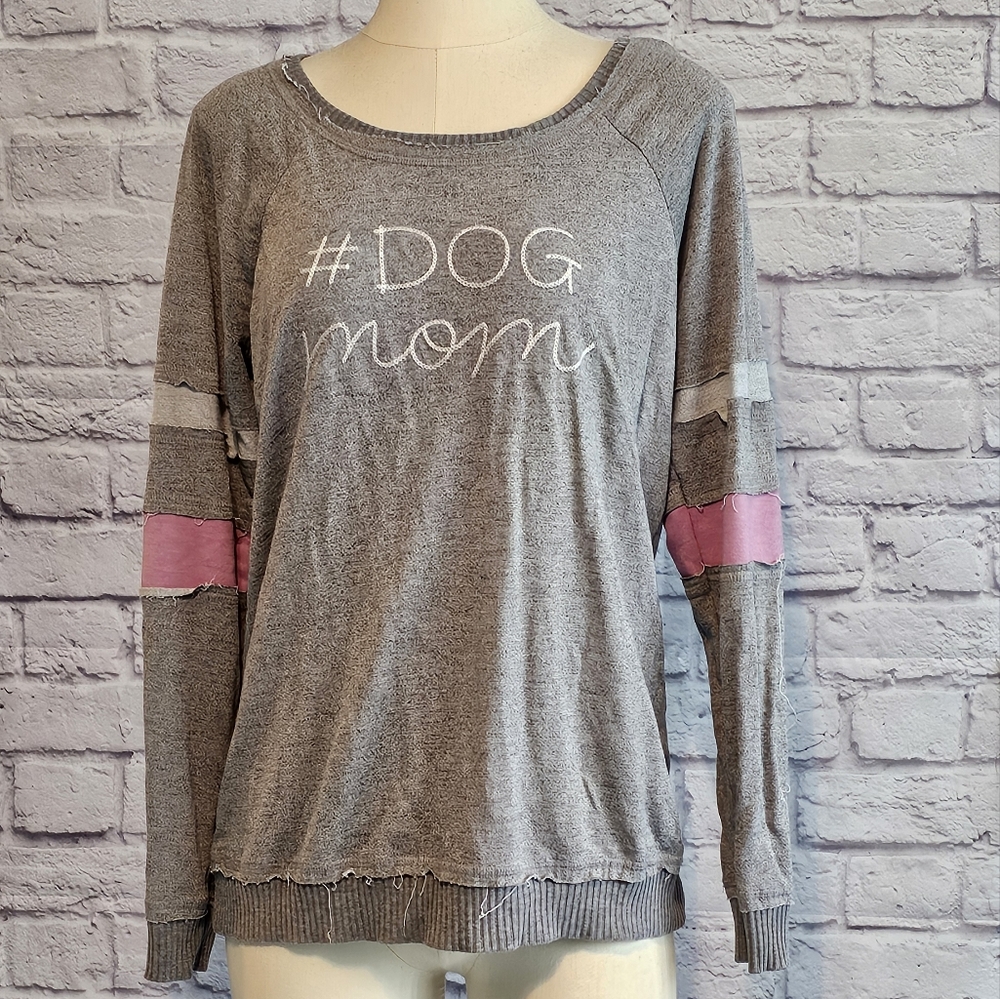 #DOGMOM Long Sleeve Gray Shirt